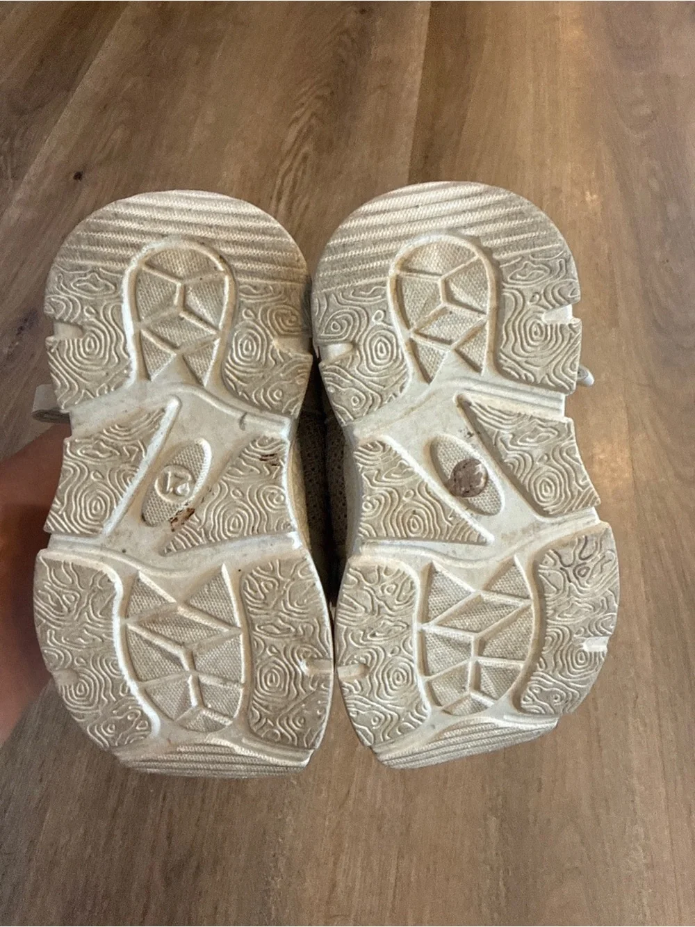 Beige and white chunky sneakers kids